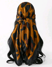 Load image into Gallery viewer, Satin Hair Scarf
