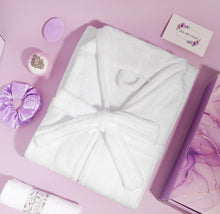 Load image into Gallery viewer, Robe-Mantic Gift Box
